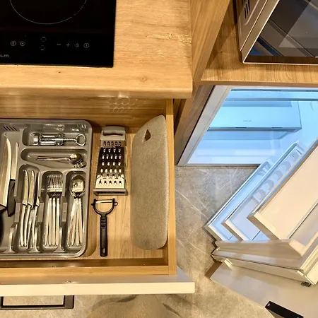 Apartamento на менцинського *